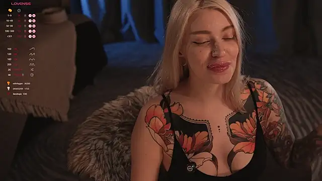 LinaKinky online show from March 2025 01:51:01 PM