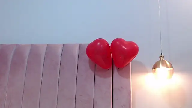 Snapshot of LeenaBrown chatting on February 2025 12:48:02 PM LeenaBrown online show from February 2025 12:48:02 PM