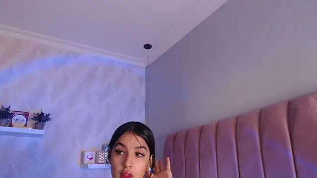 Snapshot of LeenaBrown chatting on September 2025 12:41:01 PM LeenaBrown online show from September 2025 12:41:01 PM