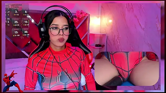 Snapshot of SweetieCloe_ chatting on September 2025 08:45:01 PM SweetieCloe online show from September 2025 08:45:01 PM