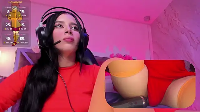 Snapshot of SweetieCloe_ chatting on November 2025 09:03:02 PM SweetieCloe online show from November 2025 09:03:02 PM