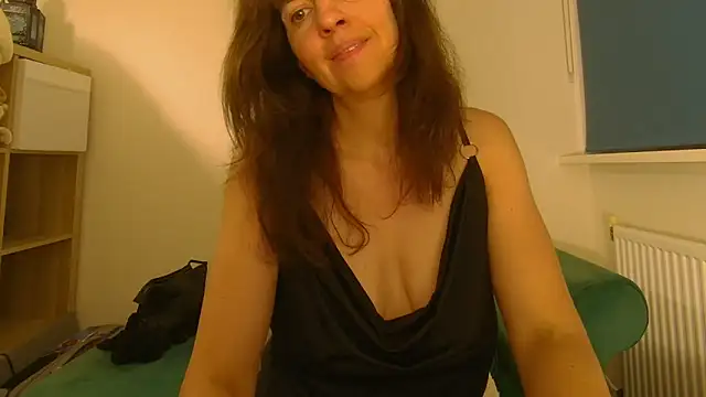 Ella Next Door online show from May 2026 09:35:02 PM