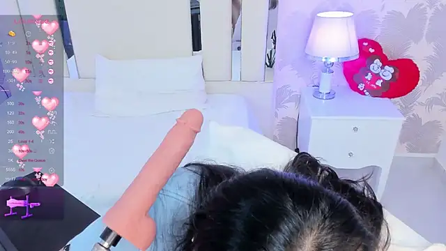 Miliaangeles online show from November 2025 12:38:02 PM