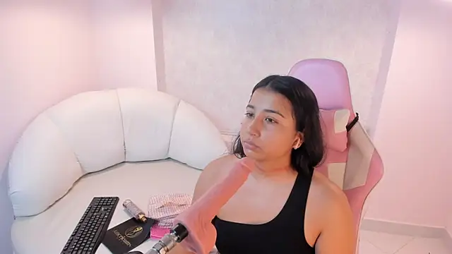 Miliaangeles online show from March 2026 11:36:01 AM