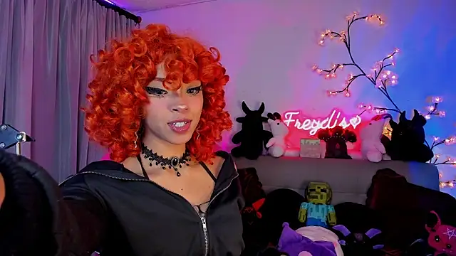 Snapshot of Miss_freydis chatting on April 2026 05:18:02 AM Miss freydis online show from April 2026 05:18:02 AM