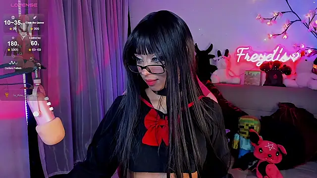 Snapshot of Miss_freydis chatting on April 2026 06:31:02 AM Miss freydis online show from April 2026 06:31:02 AM