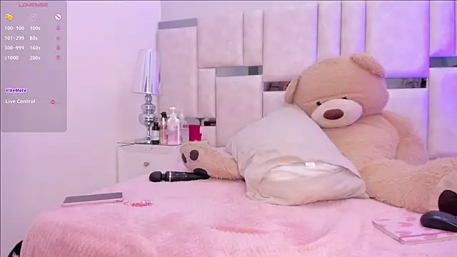 Snapshot of Miagiorgia_ chatting on December 2024 05:40:01 PM Miagiorgia  online show from December 2024 05:40:01 PM