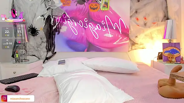 Snapshot of Miagiorgia_ chatting on October 2025 07:03:02 PM Miagiorgia  online show from October 2025 07:03:02 PM