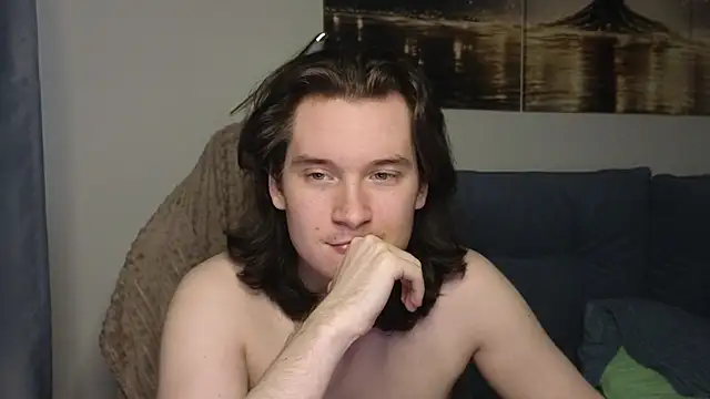 Snapshot of MoreRealAlex chatting on April 2026 05:33:01 AM MoreRealAlex online show from April 2026 05:33:01 AM