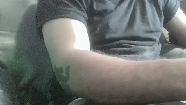 Snapshot of robeaulieu02 chatting on February 2025 08:42:01 PM robeaulieu02 online show from February 2025 08:42:01 PM