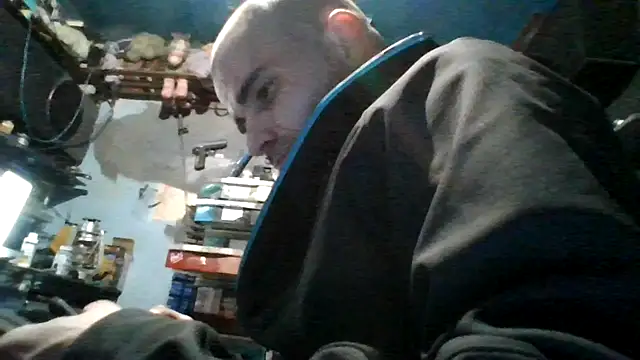 Snapshot of robeaulieu02 chatting on December 2025 06:21:01 AM robeaulieu02 online show from December 2025 06:21:01 AM