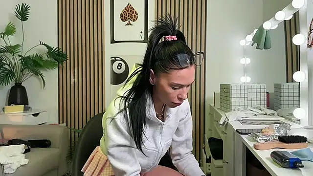 NattyFierros online show from September 2025 09:45:02 AM