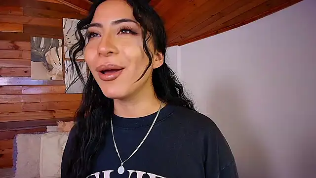 amber curly online show from January 2026 09:06:02 PM