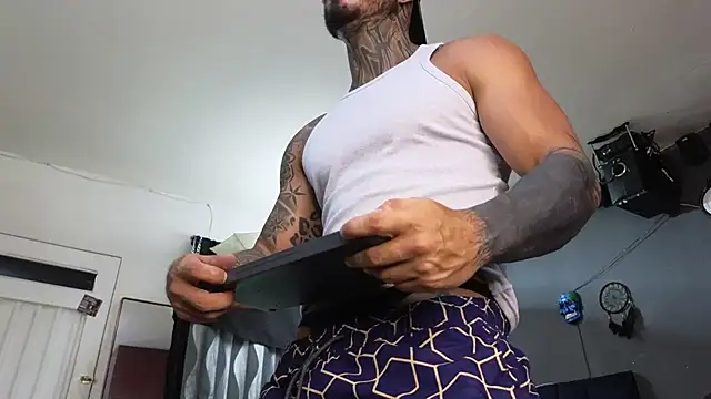 Snapshot of john_cartter1 chatting on January 2025 05:14:01 PM john cartter1 online show from January 2025 05:14:01 PM