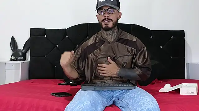 Snapshot of john_cartter1 chatting on March 2025 07:04:02 PM john cartter1 online show from March 2025 07:04:02 PM