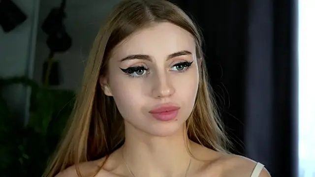 Sandy-the-Squirrel online show from December 2024 08:11:02 AM