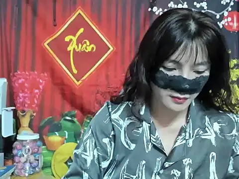 Sugar lipsz online show from February 2026 03:27:01 AM