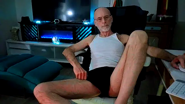 Snapshot of Towndude123 chatting on April 2026 06:25:02 AM Towndude123 online show from April 2026 06:25:02 AM