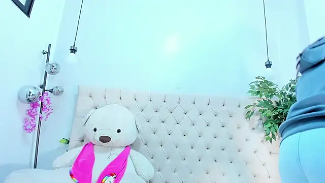 Victoria Coleman online show from December 2025 08:16:02 PM