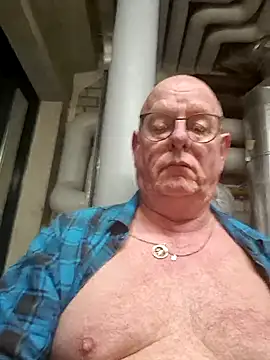 andrejoyfull64 online show from May 2026 01:06:01 PM