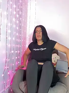 Snapshot of im_anna_ chatting on February 2025 09:33:01 PM im anna  online show from February 2025 09:33:01 PM