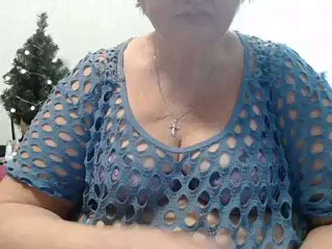 Snapshot of DeniseeRose chatting on December 2024 05:13:01 PM DeniseeRose online show from December 2024 05:13:01 PM