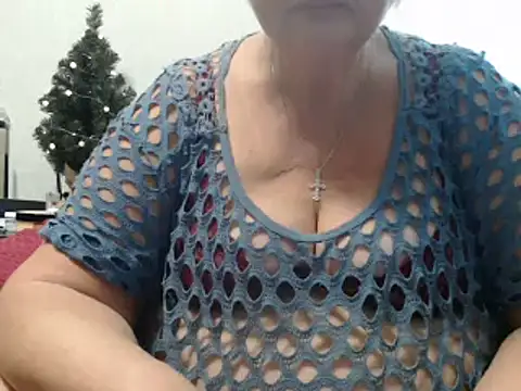 Snapshot of DeniseeRose chatting on December 2024 06:28:02 PM DeniseeRose online show from December 2024 06:28:02 PM