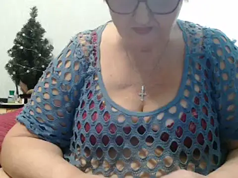 Snapshot of DeniseeRose chatting on December 2024 08:01:02 PM DeniseeRose online show from December 2024 08:01:02 PM