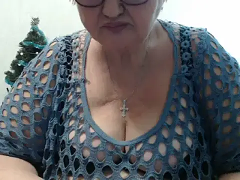 Snapshot of DeniseeRose chatting on December 2024 10:44:02 PM DeniseeRose online show from December 2024 10:44:02 PM