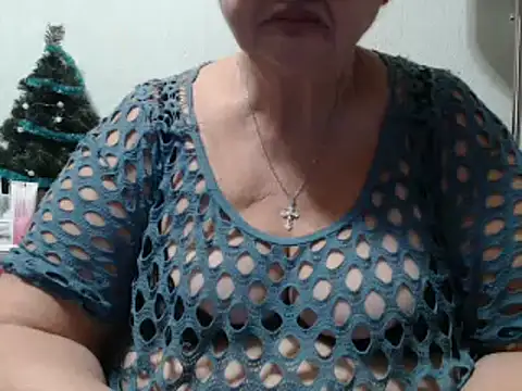 Snapshot of DeniseeRose chatting on December 2024 09:20:01 PM DeniseeRose online show from December 2024 09:20:01 PM