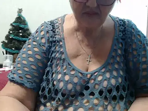 Snapshot of DeniseeRose chatting on December 2024 05:29:02 PM DeniseeRose online show from December 2024 05:29:02 PM