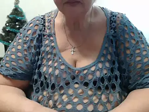 Snapshot of DeniseeRose chatting on January 2025 06:24:02 PM DeniseeRose online show from January 2025 06:24:02 PM