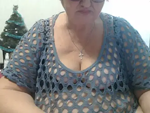 Snapshot of DeniseeRose chatting on January 2025 07:28:02 PM DeniseeRose online show from January 2025 07:28:02 PM