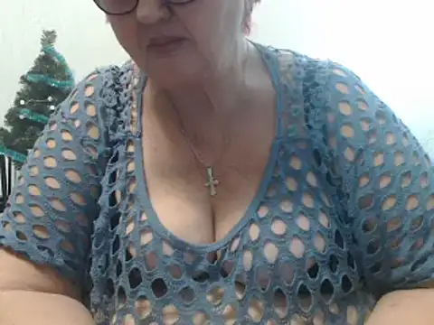 Snapshot of DeniseeRose chatting on January 2025 08:18:01 PM DeniseeRose online show from January 2025 08:18:01 PM