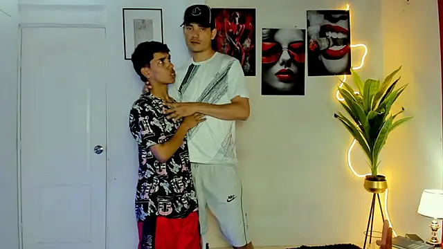 oversizedxguys online show from April 2026 01:39:01 AM