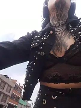 taaylor33 online show from February 2026 06:44:01 PM