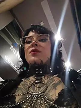 taaylor33 online show from May 2026 11:01:04 PM