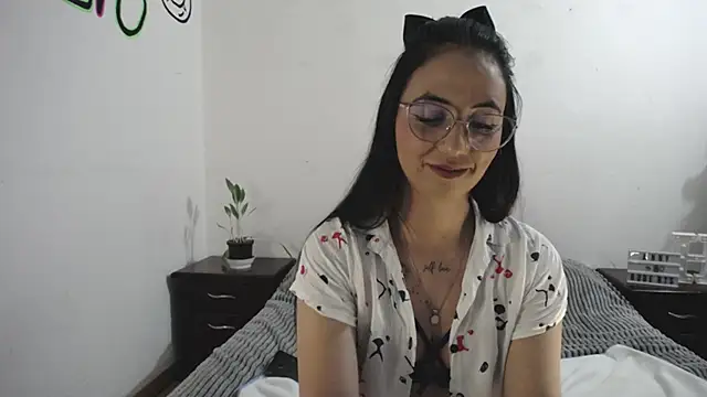 Snapshot of anny_roberts chatting on December 2024 11:35:02 PM anny roberts online show from December 2024 11:35:02 PM