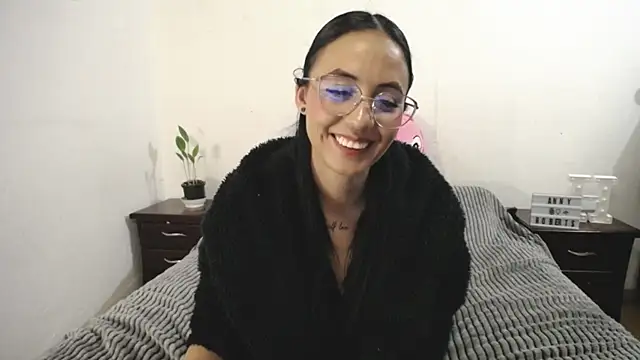 Snapshot of anny_roberts chatting on January 2025 11:43:01 PM anny roberts online show from January 2025 11:43:01 PM