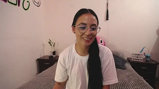 Snapshot of anny_roberts chatting on February 2025 10:32:01 PM anny roberts online show from February 2025 10:32:01 PM