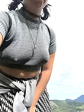 Snapshot of GerallFoxxx chatting on October 2025 01:06:02 PM GerallFoxxx online show from October 2025 01:06:02 PM