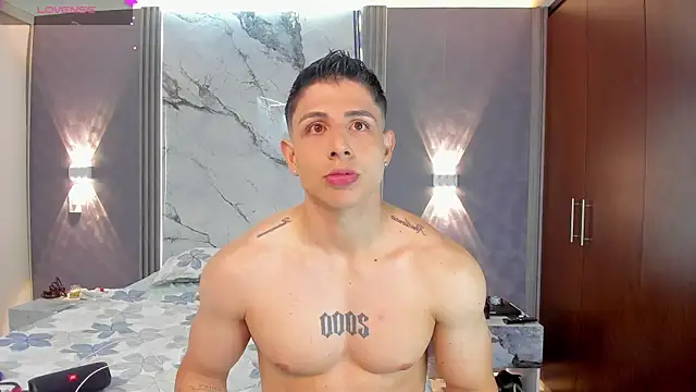 Snapshot of Johan_Williams_07 chatting on October 2025 05:11:01 PM Johan Williams 07 online show from October 2025 05:11:01 PM