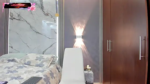 Snapshot of Johan_Williams_07 chatting on October 2025 06:03:02 AM Johan Williams 07 online show from October 2025 06:03:02 AM