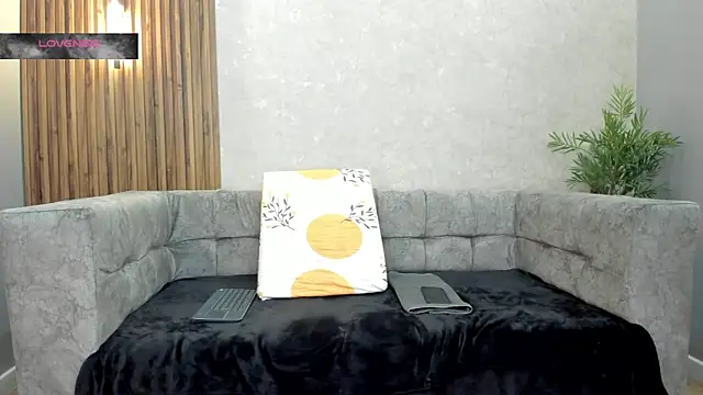 Snapshot of Johan_Williams_07 chatting on July 2026 12:27:01 AM Johan Williams 07 online show from July 2026 12:27:01 AM