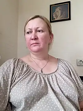 Snapshot of blondyaguar chatting on December 2024 11:12:02 AM blondyaguar online show from December 2024 11:12:02 AM