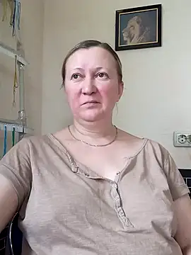 Snapshot of blondyaguar chatting on November 2025 08:39:02 AM blondyaguar online show from November 2025 08:39:02 AM