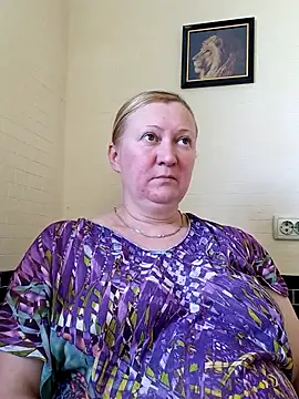 Snapshot of blondyaguar chatting on July 2026 07:04:01 AM blondyaguar online show from July 2026 07:04:01 AM