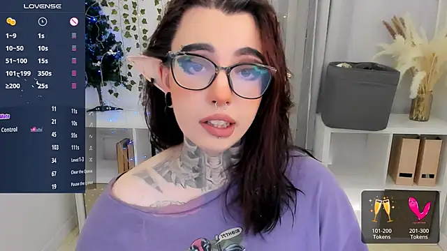 Snapshot of Dixi_Pixi_ chatting on December 2024 10:24:01 AM Dixi Pixi online show from December 2024 10:24:01 AM