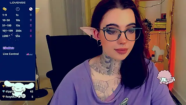 Snapshot of Dixi_Pixi_ chatting on January 2025 11:48:01 AM Dixi Pixi online show from January 2025 11:48:01 AM