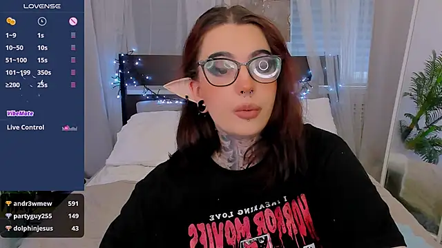 Snapshot of Dixi_Pixi_ chatting on January 2025 08:43:02 AM Dixi Pixi online show from January 2025 08:43:02 AM